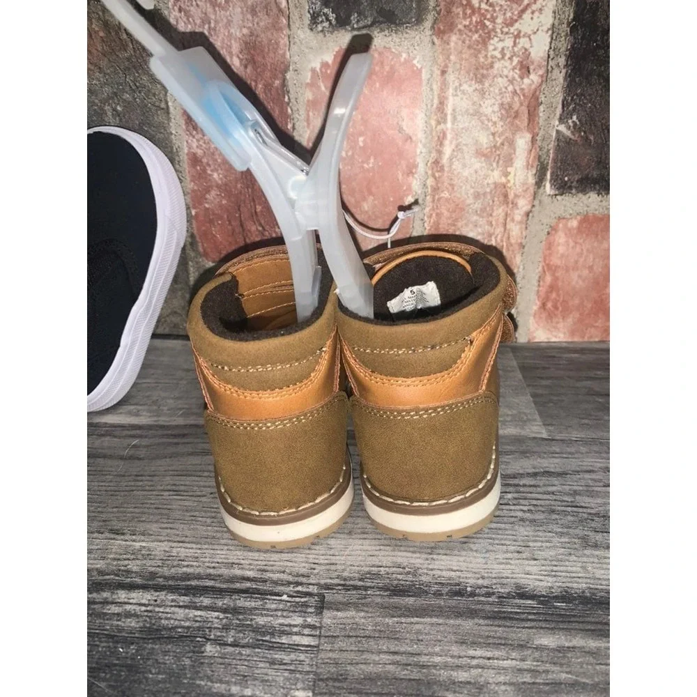 The childrens Place‎ Boys Shoes SZ 6 NEW